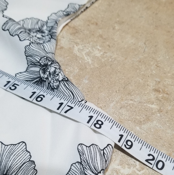 Layered Floral Top by METAPHOR - Picture 6 of 12